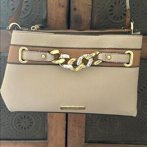 Adrienne Vittadini Chain
Crossbody Bag